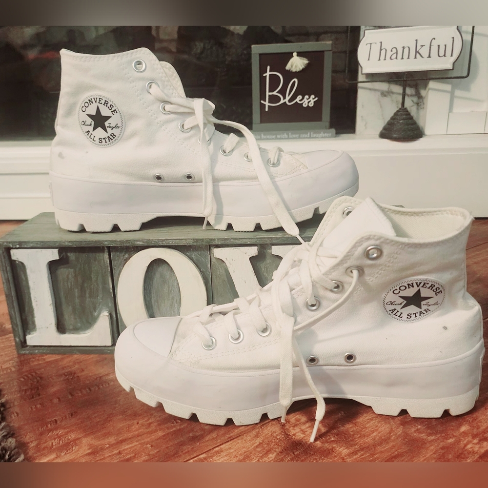 Women's Converse Chuck Taylor All Star Lugged Platform Sneakers size 10